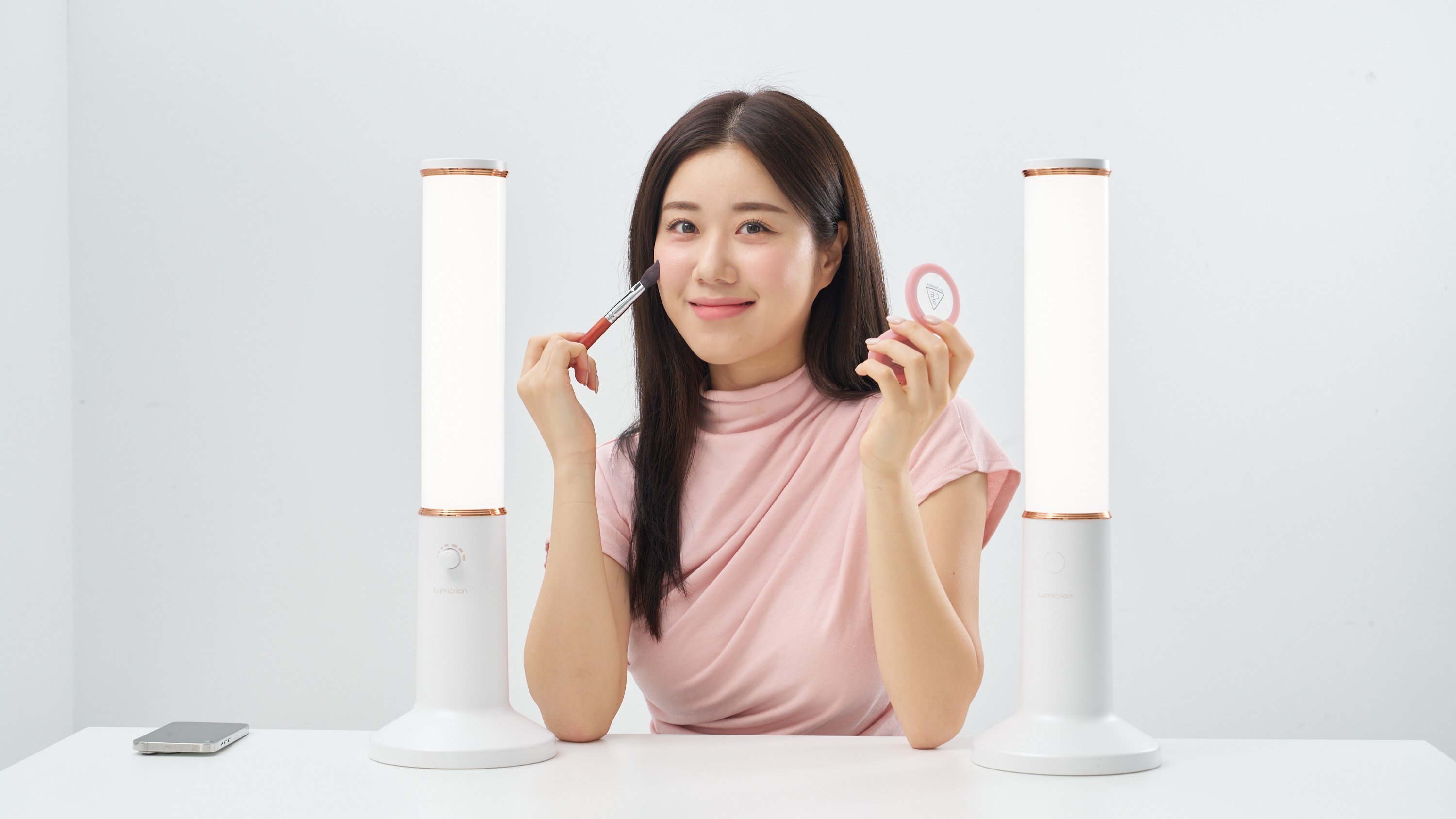 Flawless Makeup Lighting That Perfectly Matches Your At-Home Look