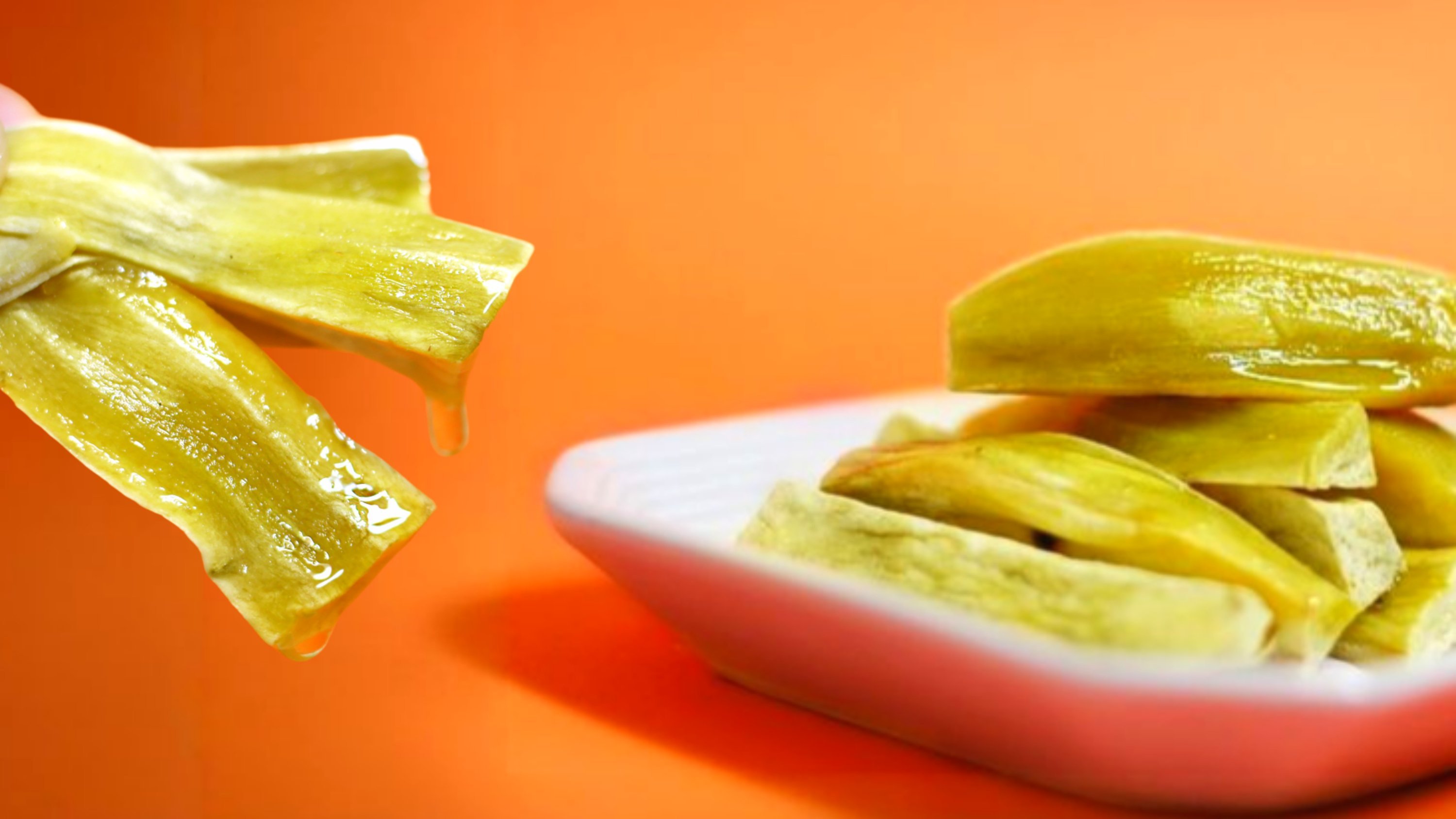 [100% natural] Low-calorie sweet potato sticks made from pesticide-free sweet potatoes, neither fried nor dried.