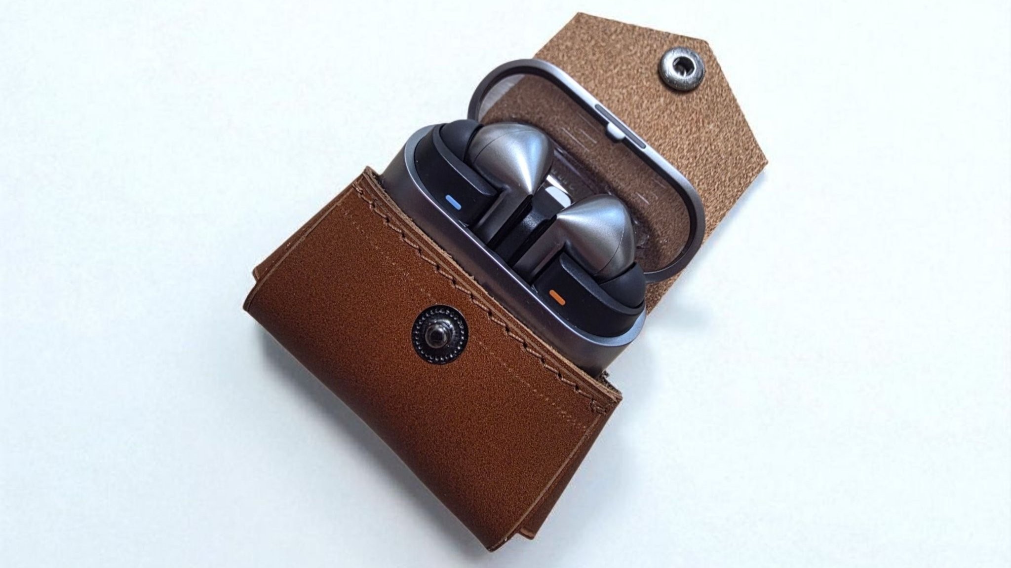 Jebryante Premium Leather Wireless Earphone Protective Case