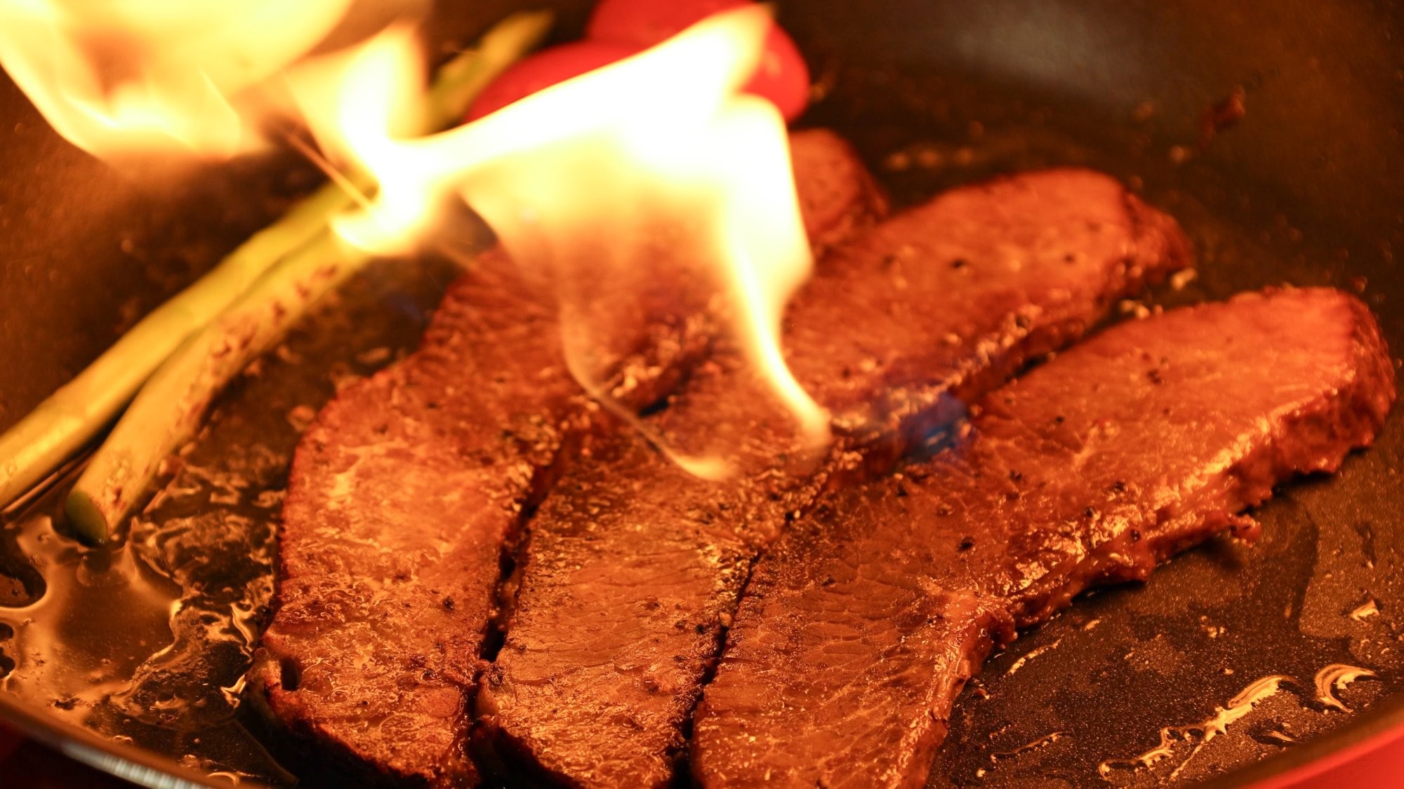 [A whopping 15 times more creatine than chicken breast] From now on diet with beef brisket.