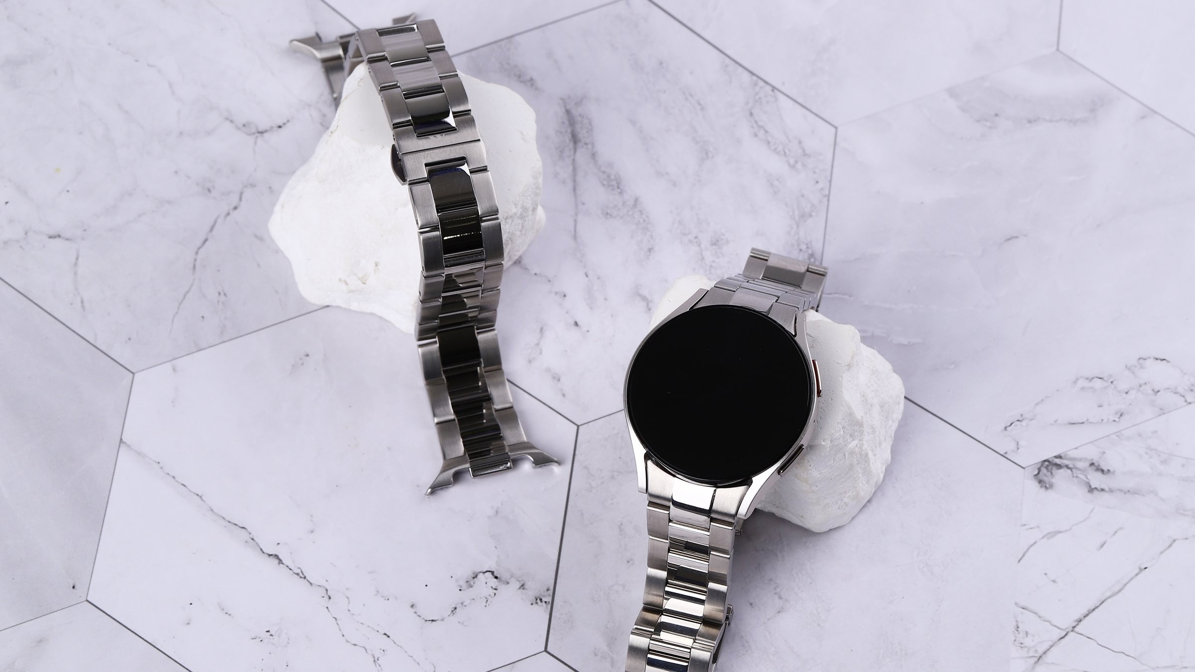 The Only Premium Metal Strap for Both Apple Watch and Galaxy Watch