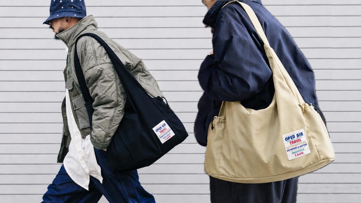 Unisex Curved Hobo Bag: Comfort That Feels Tailored to You