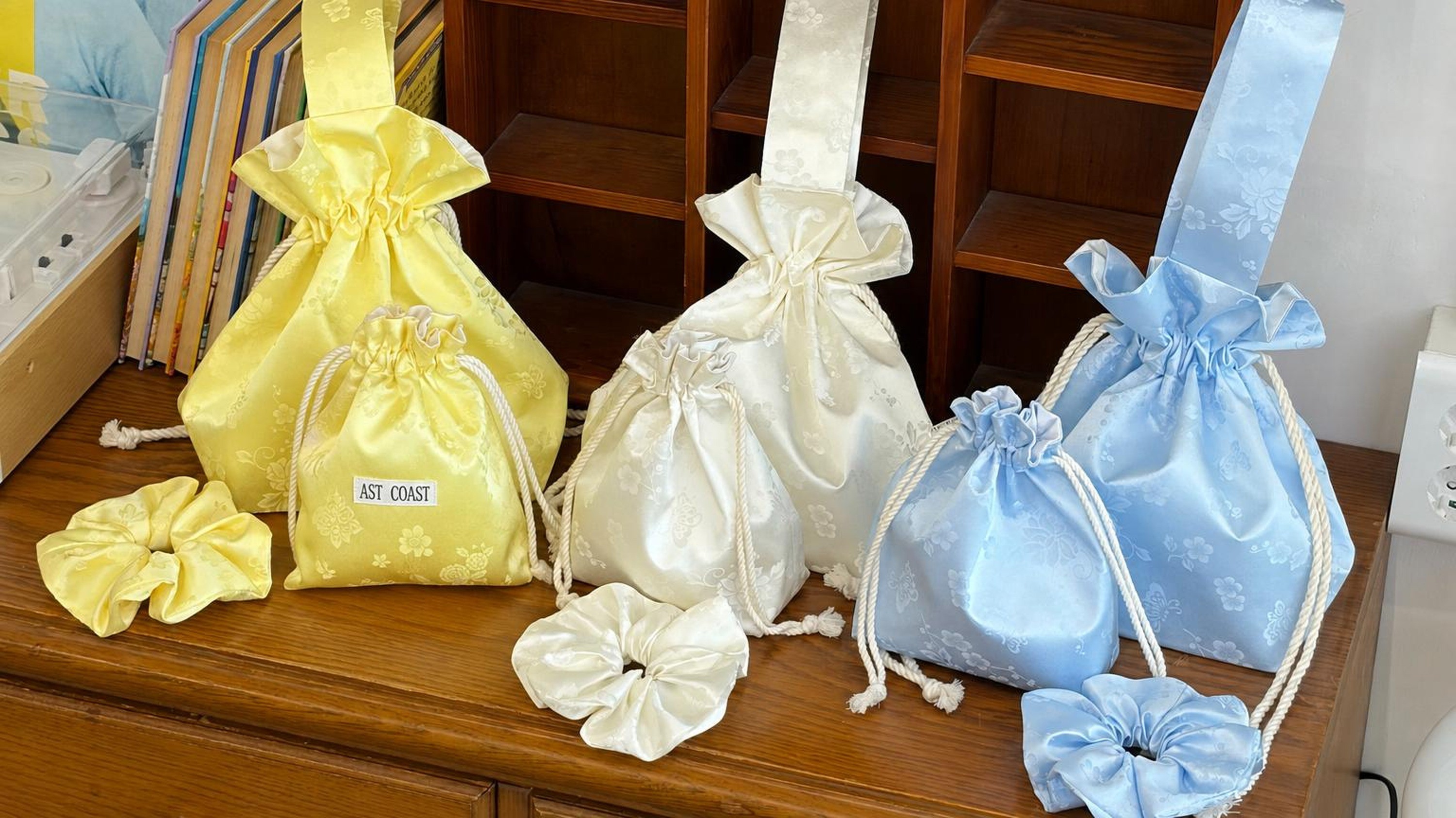 [First Reveal] Secure Today’s Blessings with the Elegant Yangdan Bokjuri Bag 3-Piece Set