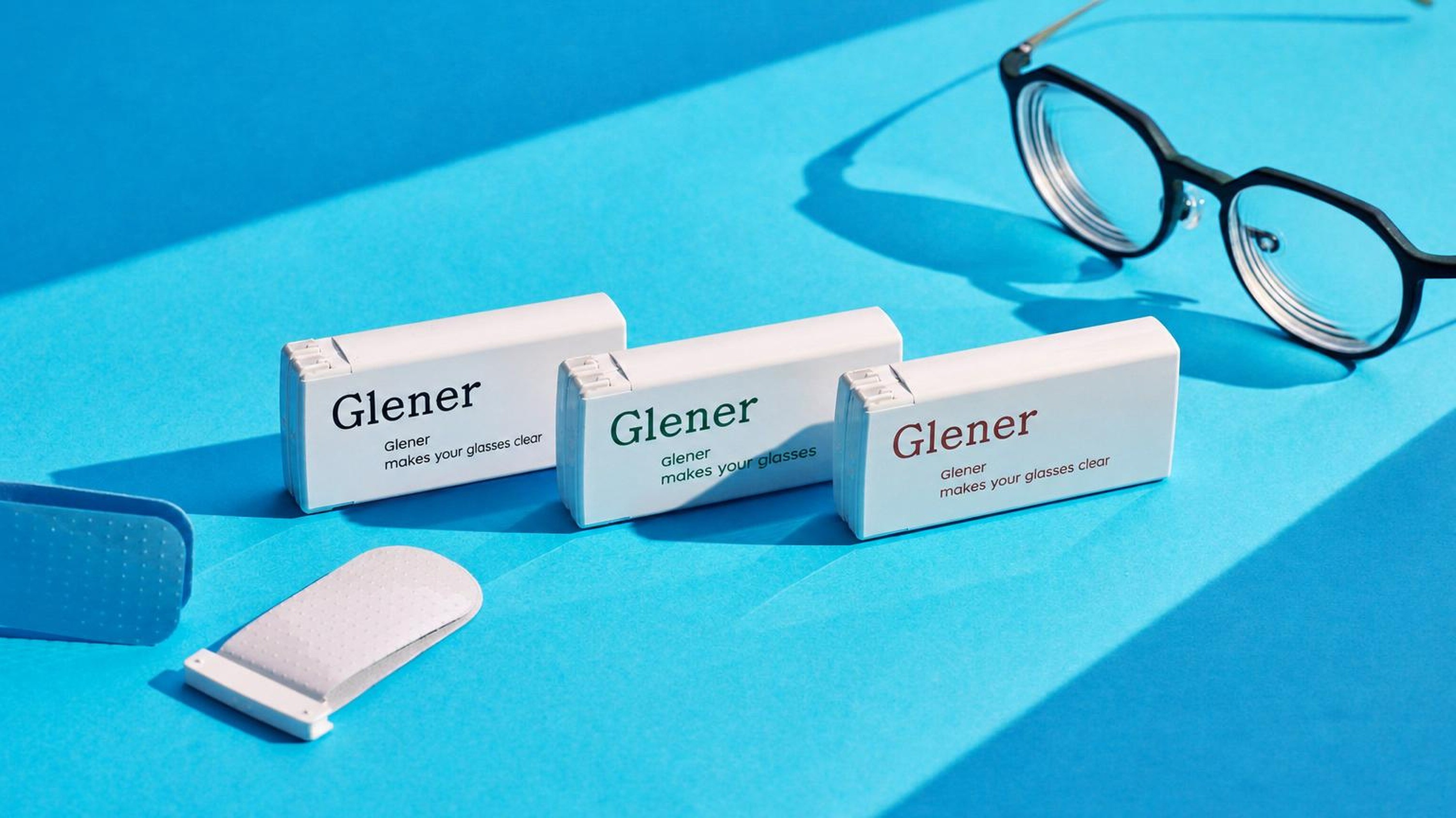 Clean anytime anywhere with the easy and fun portable Glanner lens cleaner!