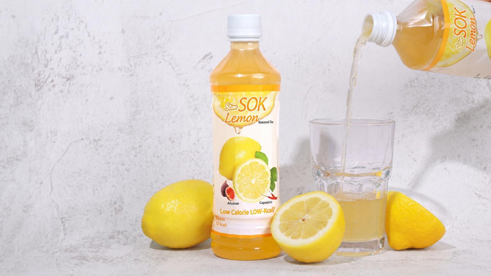 Stay light and refreshed this summer with Slim Lemon Water!