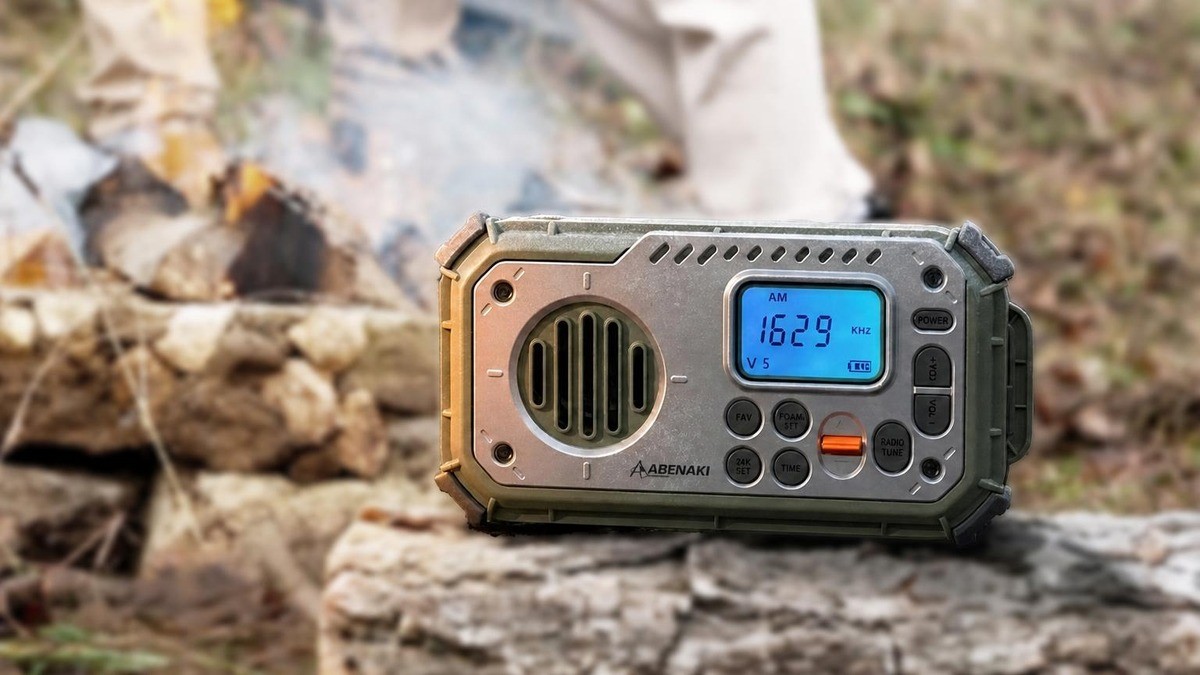 [Essential for Emergencies] Abenaki Crank Portable Radio & Bluetooth Speaker