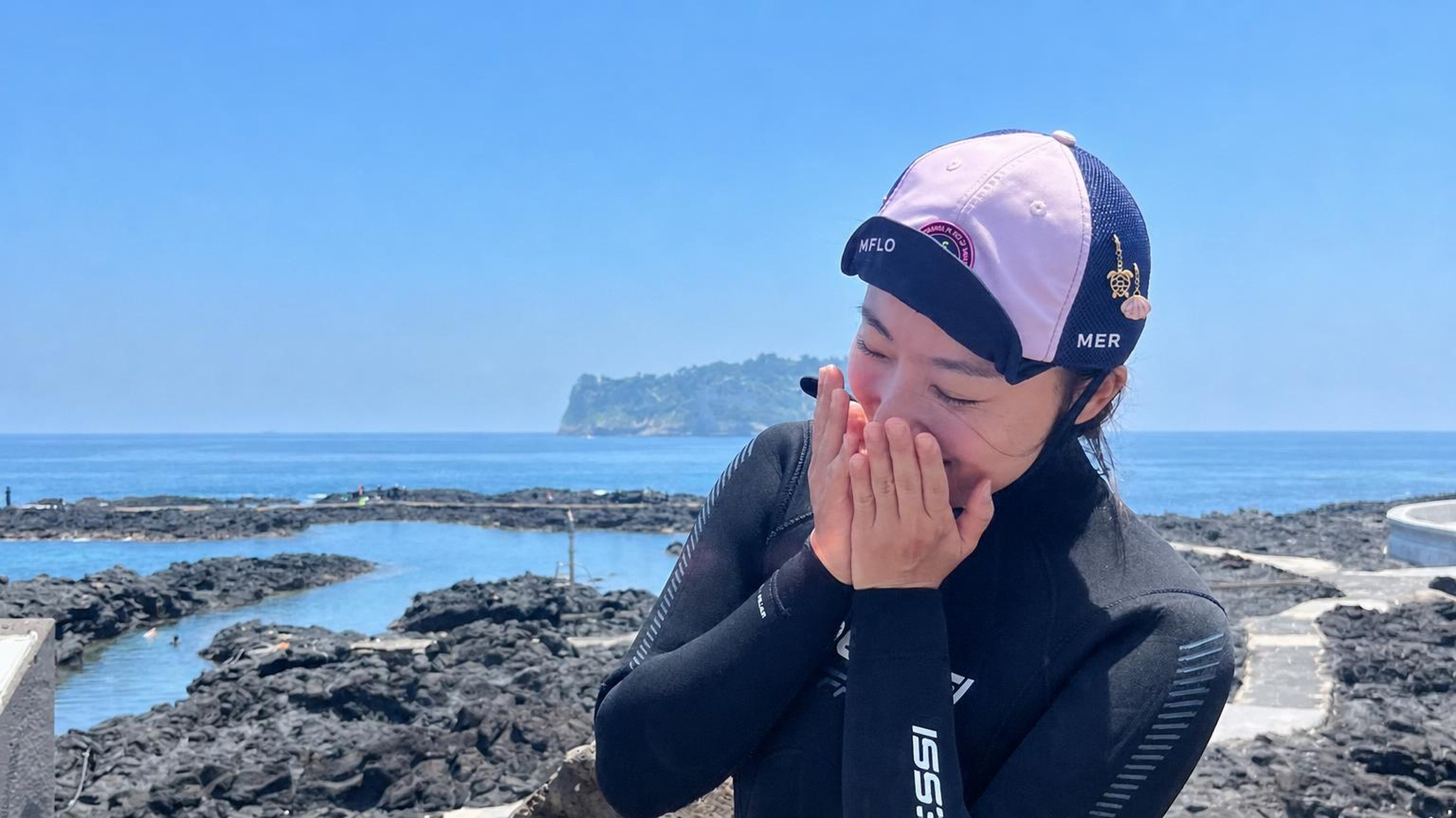 「済州の海が生んだメルソナ ウォーターキャップ」水中も陽射しの下も輝く