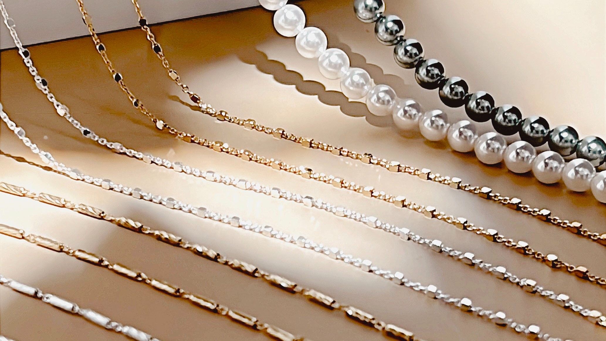 比名牌包更吸睛的'眼镜细节' l 意大利链条&水晶珍珠表带