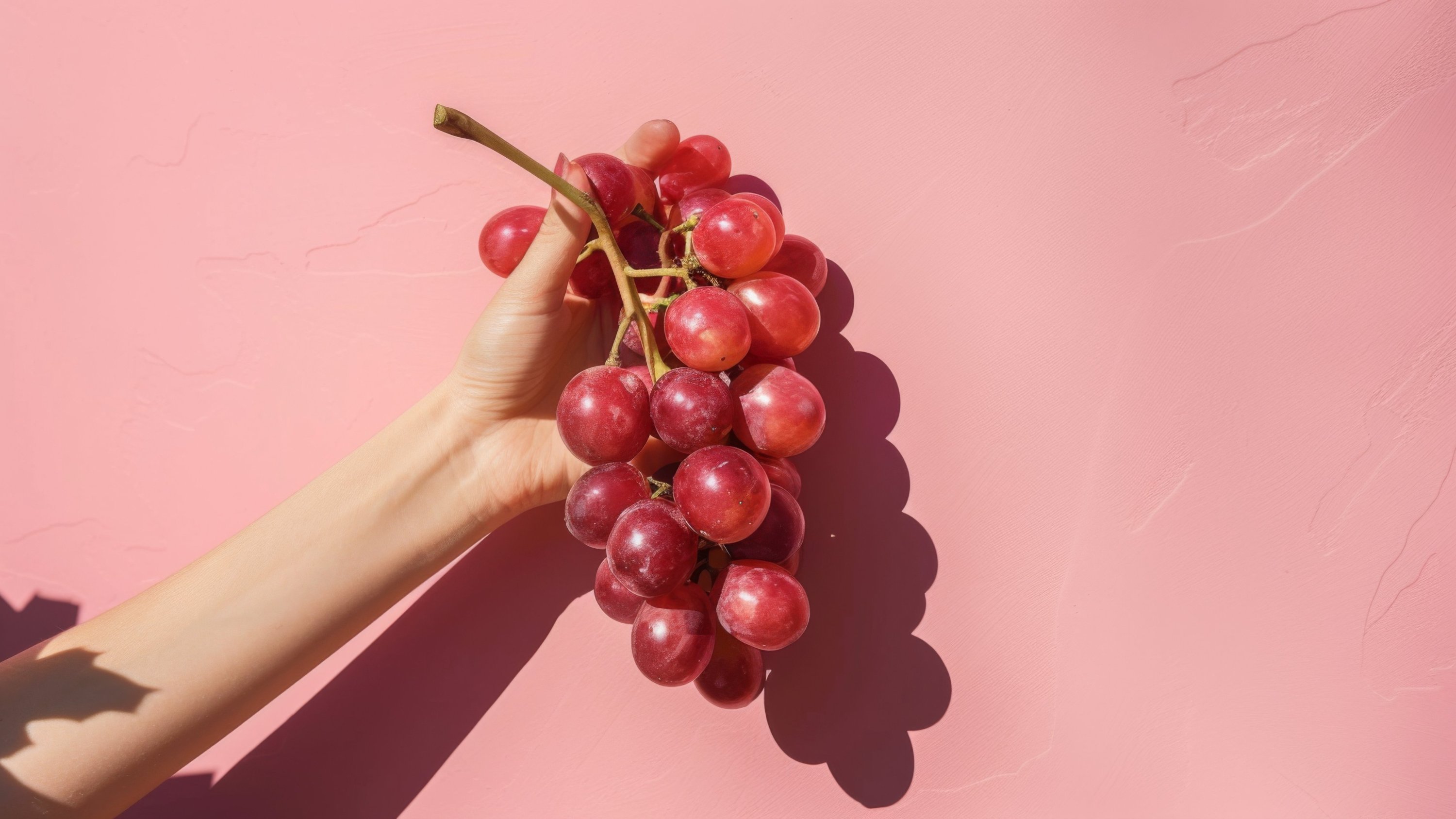 成为线上首发热腾腾新品种葡萄红克拉雷的首位体验者